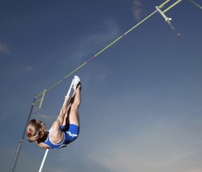 开云体育2026-秘鲁收割贝蒂斯，当足球的根系穿透地壳，在欧冠决赛的星空下绽放