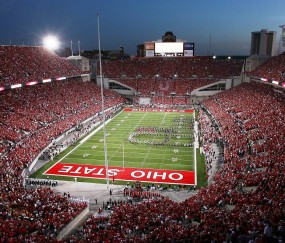 开云下载-卢卡库演绎中锋教科书，塞维利亚欧联血脉压制里昂