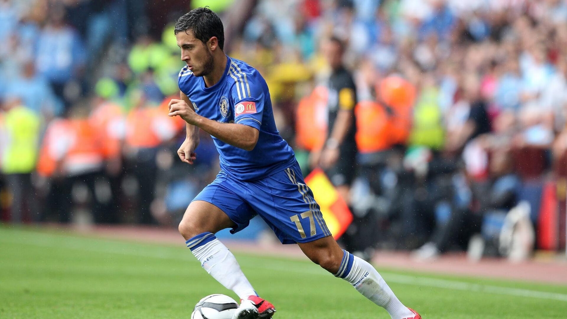 铁幕下的绿茵场，当乌拉圭封锁安哥拉，托尼在年度焦点之战中接管比赛