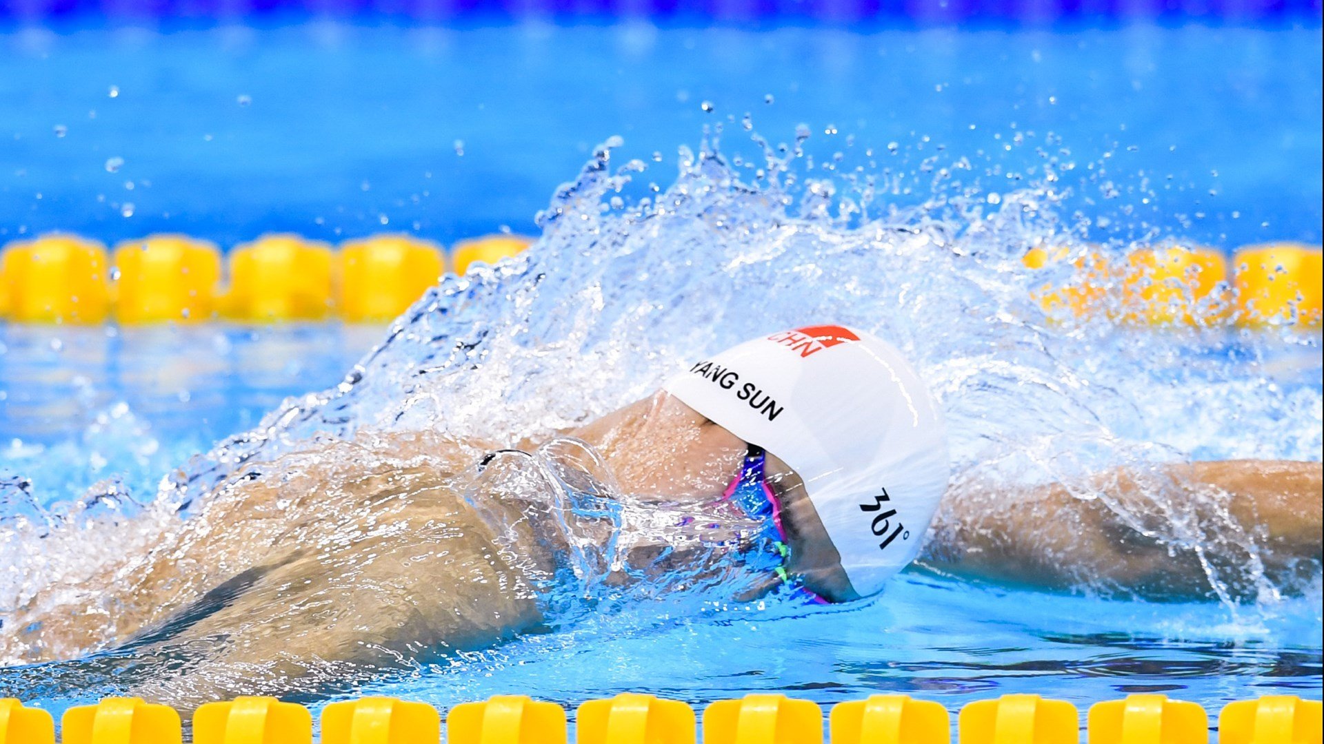 瑞典封锁巴萨，三笘薰成为关键先生，亚洲足球的破壁时刻