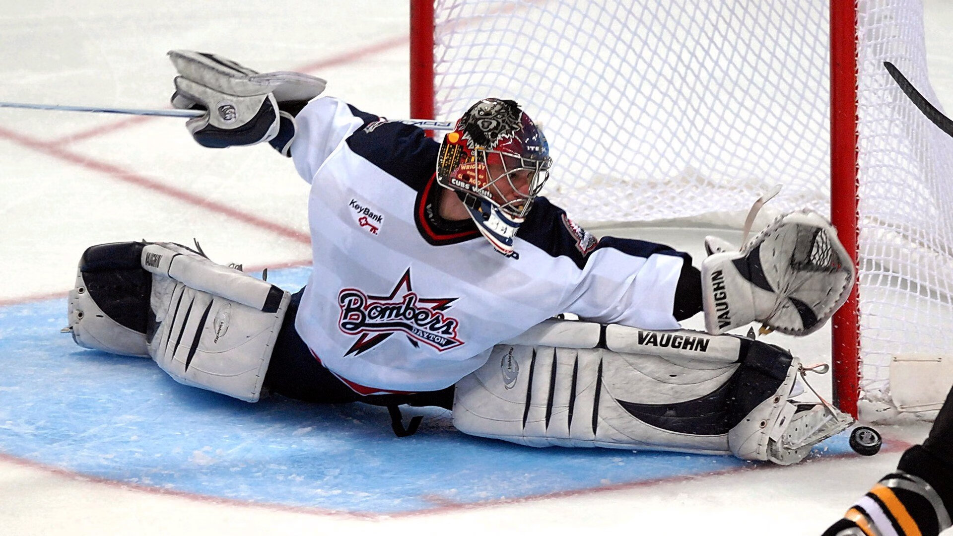 克莱个人能力完全展现，上海队压哨击败老鹰