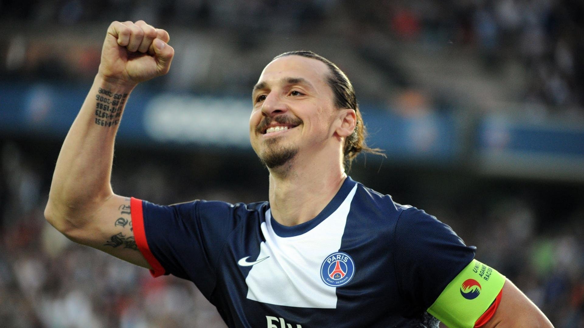 本泽马独舞法兰西，年度焦点战里昂翻盘，皇马传奇接管绿茵